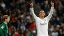 Ekspresi Cristiano Ronaldo setelah mencetak gol ke gawang Espanyol dalam lanjutan La Liga Spanyol di Stadion Santiago Bernabeu, Madrid, Senin (1/2/2016) dinihari WIB. (EPA/Juan Carlos Hidalgo)