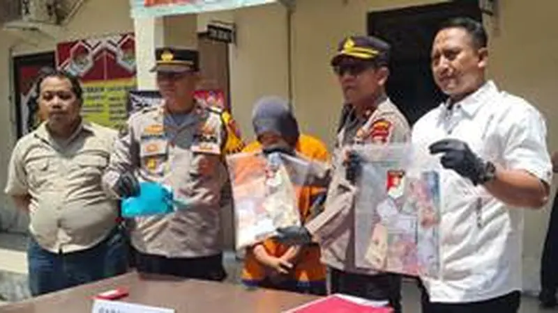 ART kuras harta majikan diamankan di Polsek Sukolilo Surabaya. (Istimewa)