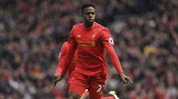 Gagal bersaing dengan Roberto Firmino, Dominic Solanke, dan Daniel Sturridge membuat Divock Origi kemungkinan akan dilepas Liverpool pada bursa transfer 2018. (AFP/Paul Ellis)