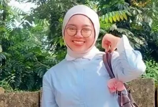 Wajah Nur Ainia, korban kecelakaan kereta di Stasiun Bekasi Timur, tak lagi dapat dilihat untuk terakhir kalinya. (Foto: Tangkapan Layar Sosmed)