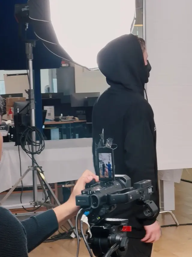 [Fimela] Dinar Candy dapat kejutan dari Alan Walker