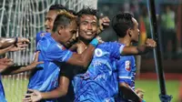 Andri Arianto mencetak gol tunggal kemenangan PSCS atas PSGC di Cilacap, Rabu (26/4/2017). (Bola.com/Robby Firly)