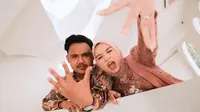 Gaya Salma Salsabil Saat Bertunangan dengan Dimansyah Laitupa yang Intimate