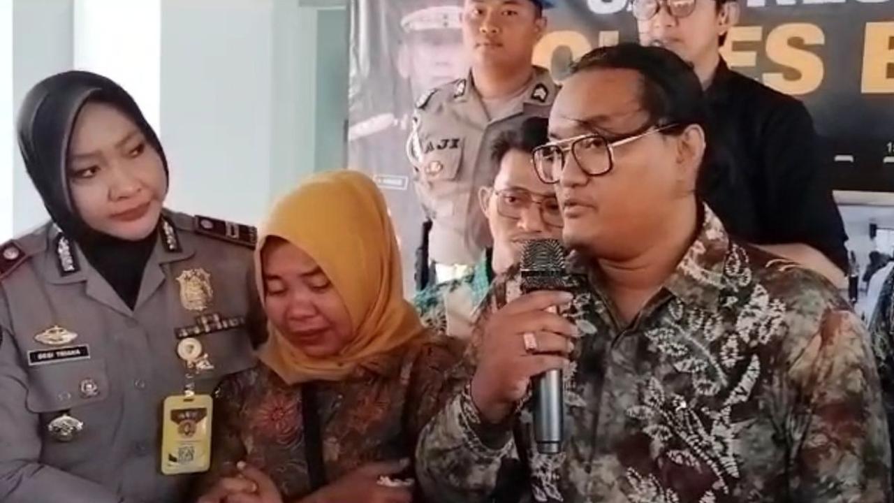 Tes DNA dilakukan untuk membuktikan ada tidaknya anak tertukar antara pasien B dengan Siti Mauliah di RS Sentosa sejah setahun lalu.