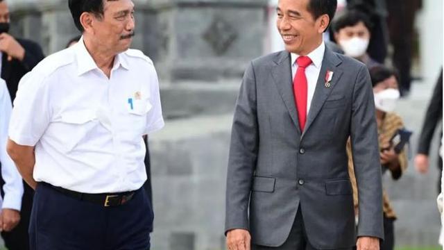 Menteri Koordinator Bidang Kemaritiman dan Investasi (Menko Marves) Luhut Binsar Pandjaitan memberikan ucapan selamat ulang tahun kepada Presiden Jokowi, Rabu (21/6/2023). (Foto: instagram@luhut.pandjaitan)