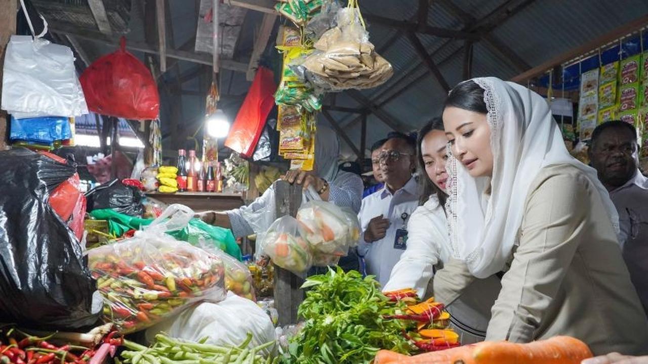 Wamendag Roro Pastikan Stok Bahan Pokok Sorong Aman Jelang Natal dan Tahun Baru