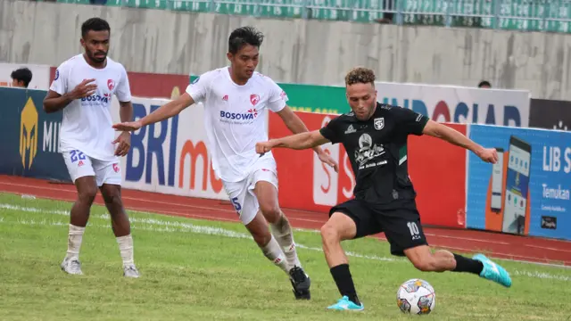 Persebaya Surabaya Vs PSM Makassar
