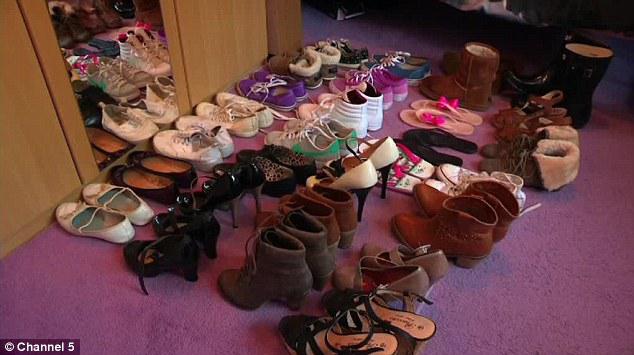 Koleksi sepatu bermerek milik Walsh | Foto: copyright dailymail.co.uk