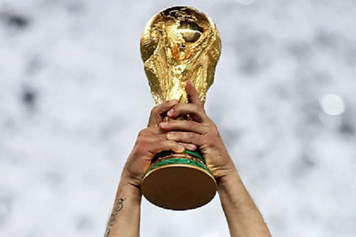 Ilustrasi trofi piala dunia