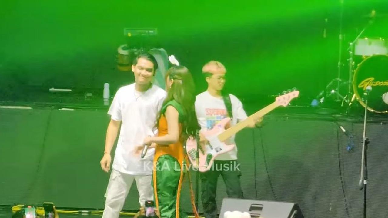 Senyuman Manis Gilga Sahid