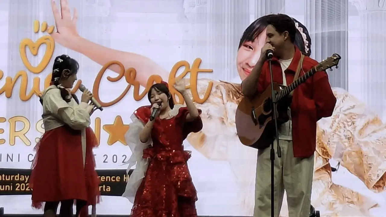 Etenia Croft Rilis Album Bersinar