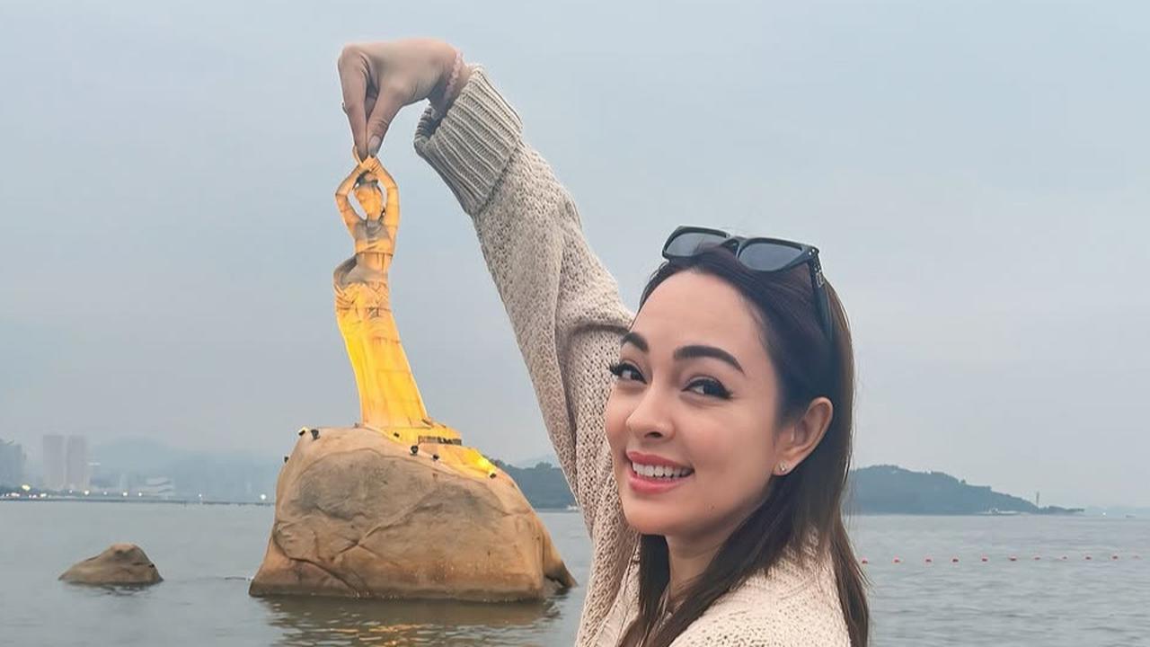 6 Potret Cantik Reisa Broto Asmoro saat Liburan di Zhuhai China, Pakai Outfit Kasual dan Tas Branded