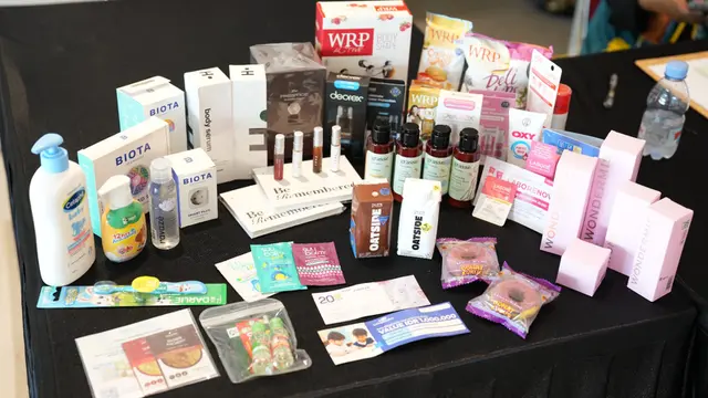 Isi goodie bag yang berhak dibawa pulang oleh peserta dari FamFest 2025