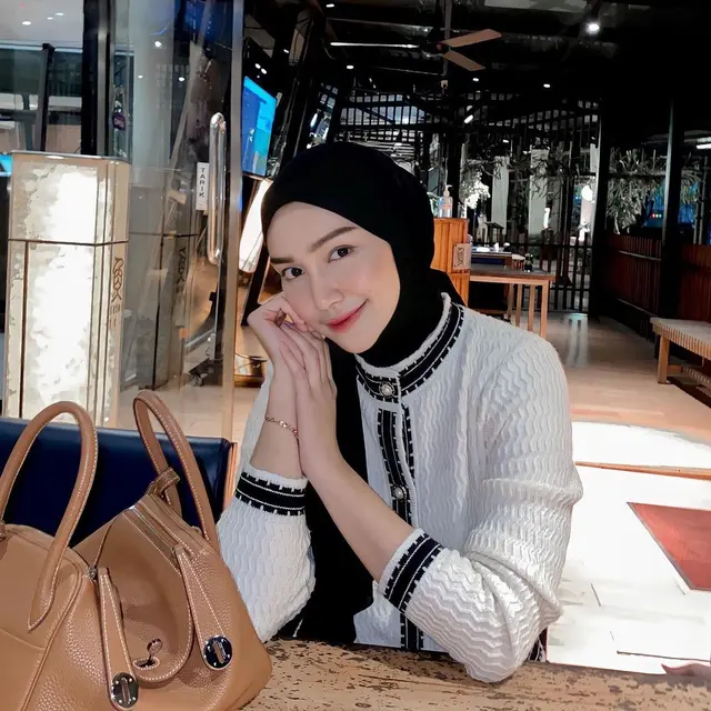 Melody Prima balas netizen yang menyebut dirinya kerap tinggalkan anak