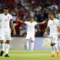 Robin van Persie (L) and Wesley Sneijder (R) of the Netherlands react after Turkey's second goal during their Euro 2016 Group A qualifying soccer match in Konya, Turkey, September 6, 2015. REUTERS/Umit Bektas