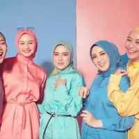 Intip warna-warna baju yang akan membawa keberuntungan di tahun 2025. /copyright&nbsp;https://www.google.com/url?sa=i&amp;url=https%3A%2F%2Ftribratanews.polri.go.id%2Fblog%2Fnone-22%2Fjangan-salah-pilih-inilah-warna-baju-lebaran-yang-sedang-tren-56830&amp;psig=AOvVaw1fGKeQq40ELR0Ynw_2gmyj&amp;ust=1736245005001000&amp;source=images&amp;cd=vfe&amp;opi=89978449&amp;ved=0CBcQjhxqFwoTCKiQxu3u4IoDFQAAAAAdAAAAABAJ