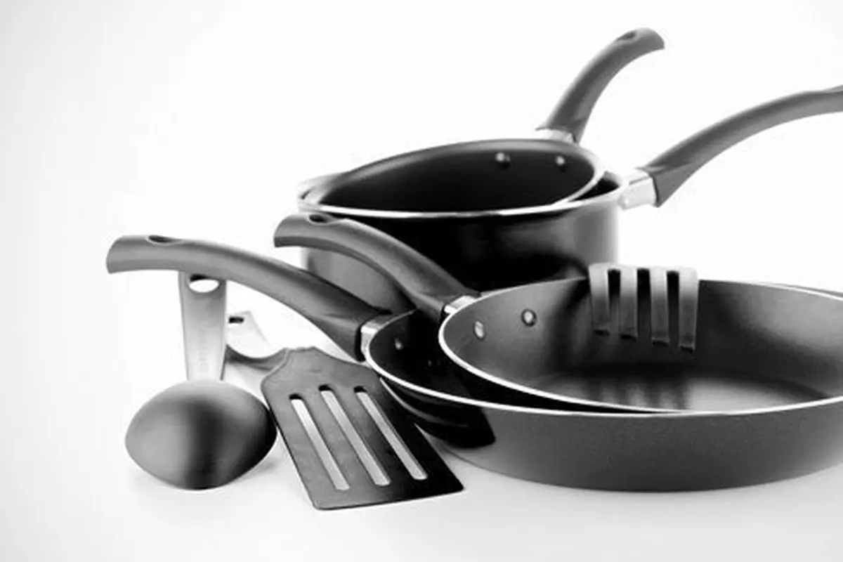 Peralatan makan bisa tingkatkan kolesterol./copyright Shutterstock.com