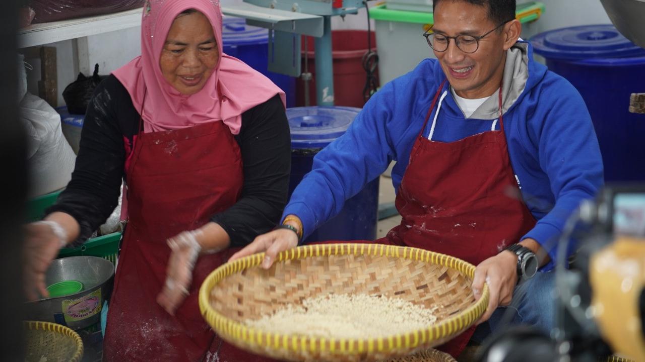 Sandiaga Tak Menyangka Bisnis Tiwul Bisa Go Internasional, Emak-emak Raup Omzet Puluhan Juta