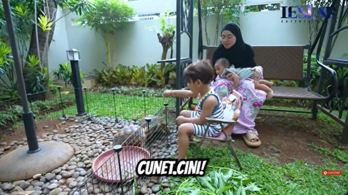 7 Potret Taman Rumah Lesti Kejora yang Minimalis dan Asri, Jadi Spot Favorit bareng Keluarga