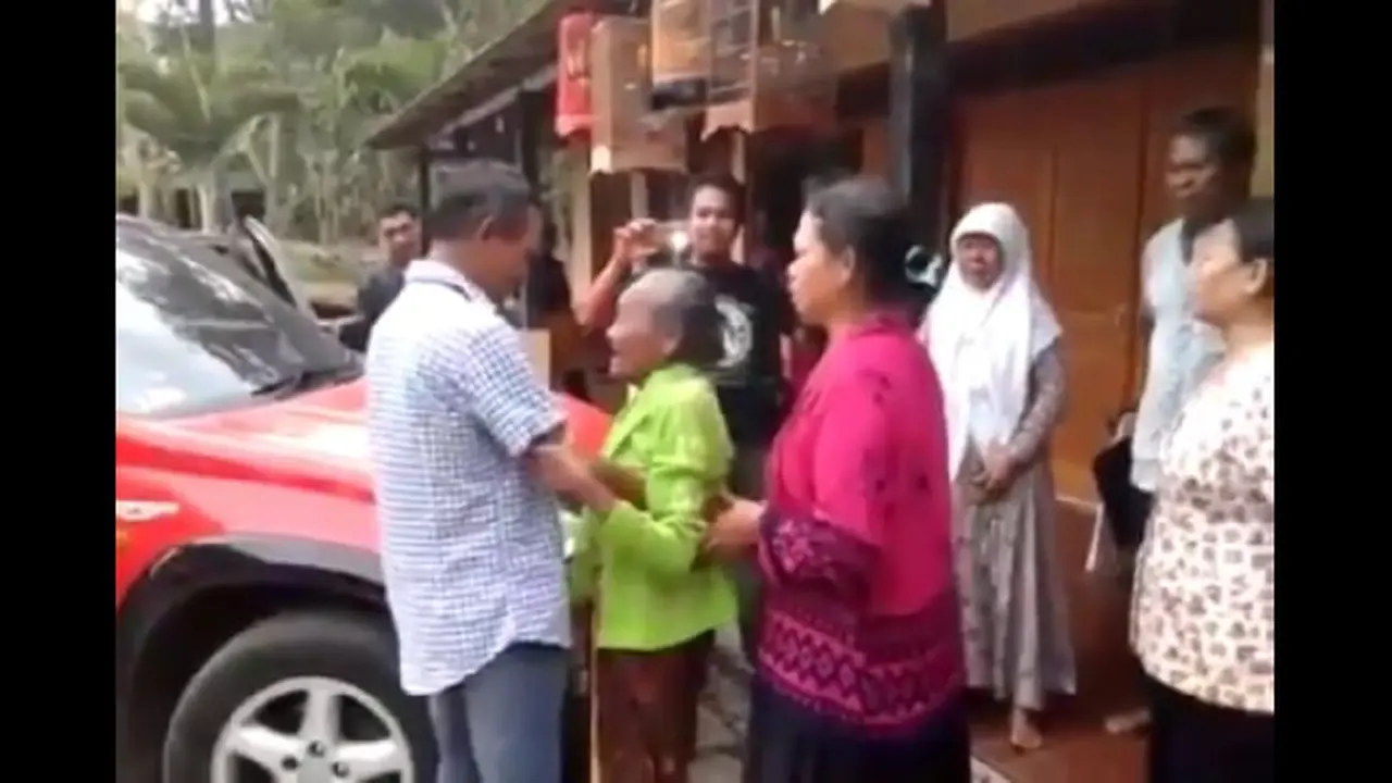 Terpisah 35 Tahun, Ibu dan Anak Menangis Haru Saat Bertemu