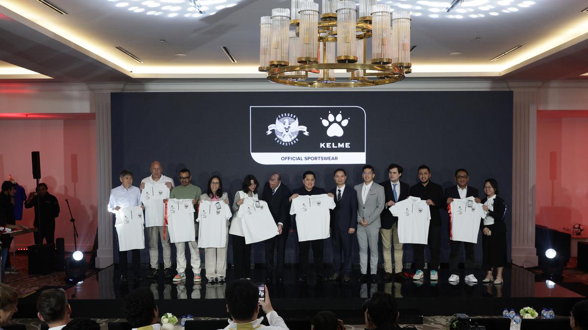 John Herdman Sumringah dengan Apparel Baru Timnas Indonesia: Membawa Semangat Positif!