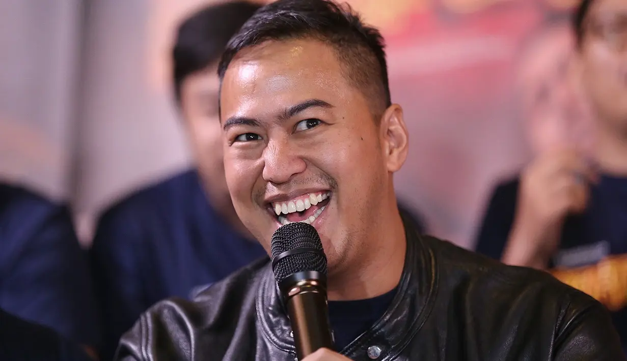 Beruntungnya, dalam mewujudkan cita-citanya itu Pandji mendapat dukungan dari sang istri. Ia banyak meminta masukan ketika penulisan skenario itu selesai dibuatnya. (Nurwahyunan/Bintang.com)