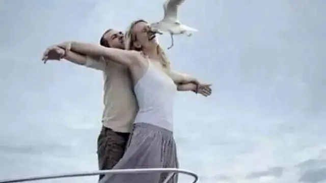 10 Potret Absurd Orang Gagal Romantis Bareng Pacar Ini Kocak