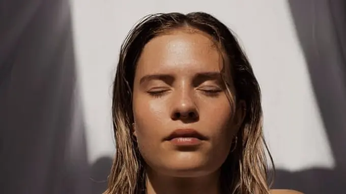 Bingung dengan adanya bulu halus di wajah? Ini cara untuk menghilangkannya.