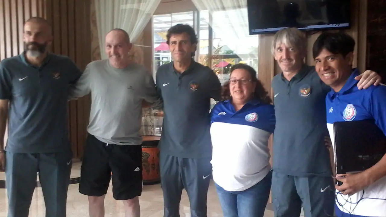 Luis Milla dan  Carlos Cantarero