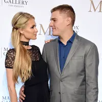 Paris Hilton dan Chris Zylka berencana menikah pada 11 November 2018, namun mereka mengurungkan rencana tersebut. (GREGG DEGUIRE / GETTY IMAGES NORTH AMERICA / AFP)