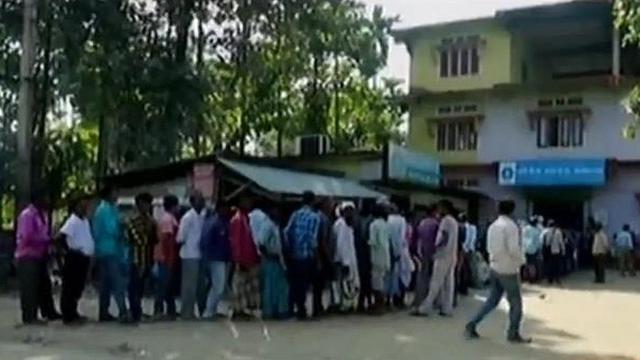 Antre Penarikan Uang di India