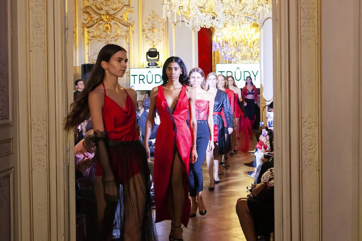 Wujudkan Impian untuk Berkarya di Paris bersama Fashion Division