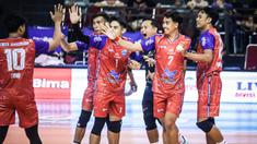 Tim putra Permuda Tirta Bhagasasi Bekasi secara mengejutkan berhasil mengalahkan TNI AU Electric dengan skor telak 3-0 (25-17, 25-19, 25-22) dalam lanjutan Final Four Livoli Divisi Utama 2025 yang berlangsung di GOR Ki Mageti, Magetan, Selasa (14/10/2025). (Dok. PBVSI)
