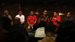 Para calon Ketum PSSI saat beraksi pada acara debat yang dilaksanakan PSSI pers dan liputan6.com di  SCTV Tower, Senayan City, Jakarta, Selasa (04/10/2016). (Bola.com/Nicklas Hanoatubun)
