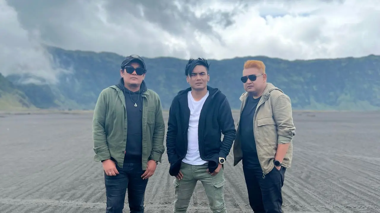 Setia Band kembali bermusik dengan meluncurkan lagu baru berjudul 7 Tahun.
