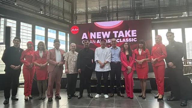 CEO Capital A Tony Fernandes pada Jumat (5/12/2025) mengumumkan pembaruan kebijakan yang memungkinkan awak kabin perempuan AirAsia mengenakan hijab saat bertugas apabila mereka menginginkannya.