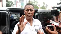 AKBP Untung Sangaji saat diwawancara sejumlah media usai memaparkan kronologis pelumpuhan dua pelaku teror yang terjadi di Sarinah (14/1) lalu, Jakarta, Sabtu (16/1/2016). Untung melumpuhkan pelaku teror di Sarinah. (Liputan6.com/Helmi Fithriansyah)