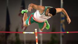 Atlet Lompat Galah Portugal, Samuel Remedios beraksi pada sesi  Pole Vault- Heptathlon di Kejuaraan  IAAF World Indoor Athletic Championships, Portland, Oregon, Sabtu (19/3/2016). (AFP/Mark Ralston)