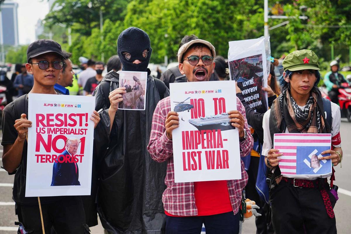 FOTO: Aksi Buruh dan Mahasiswa di Jakarta Protes Penangkapan Presiden Venezuela
