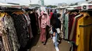Peningkatan juga berasal dari permintaan pedagang pakaian dari berbagai daerah yang berburu stok untuk dijual lagi. (Liputan6.com/Angga Yuniar)
