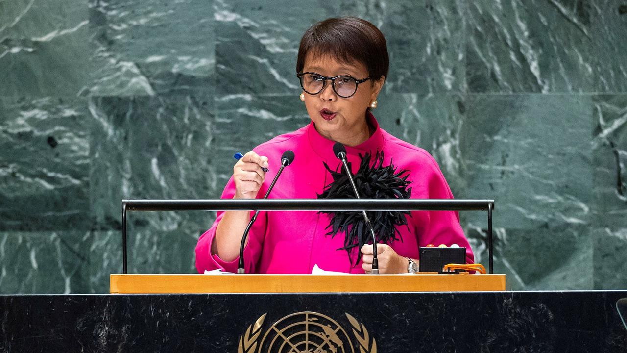 Penuh Suka Cita, ini Momen eks Menlu Retno Marsudi Rayakan Ulang Tahun Bareng Keluarga Tercinta