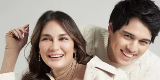 Luna Maya dan Maxime Bouttier tampil memikat dengan outfit bernuansa senada. Kesan warm dan stylish terpancar dari look yang ditampilkan.