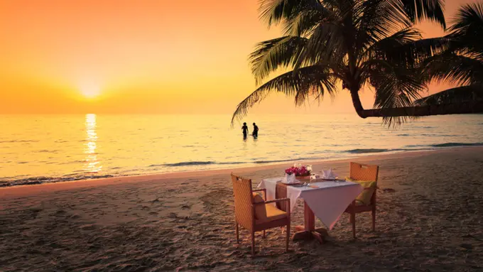 Wedding Goals! Rambu Piras Akhirnya Menggelar Pernikahan Manisnya di Bali