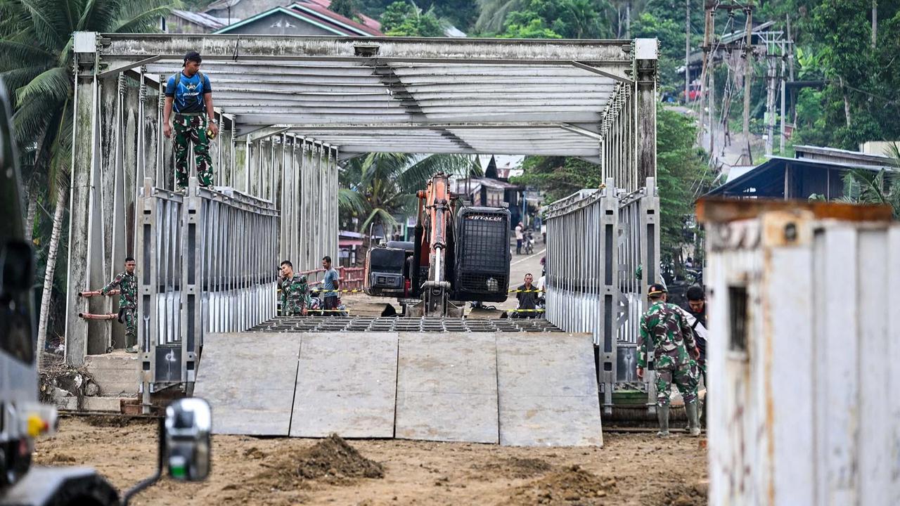 FOTO: Jembatan Bailey di Jalan Lintas Tengah Aceh Hampir Rampung