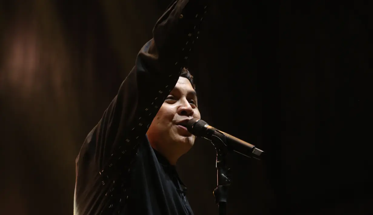 Tulus di KLBB 2024 [Daniel Rachmad/Fimela]