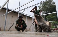 TNI-BNPB Percepat Pembangunan Huntara Tanah Datar untuk Korban Tanah Bergerak