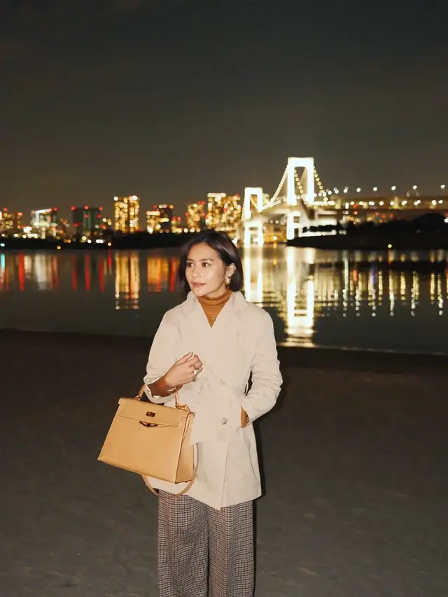 Gaya Hermès Girl Prilly Latuconsina Rayakan Tahun Baru 2026 di Jepang, Jinjing Tas Mewah Ratusan Juta