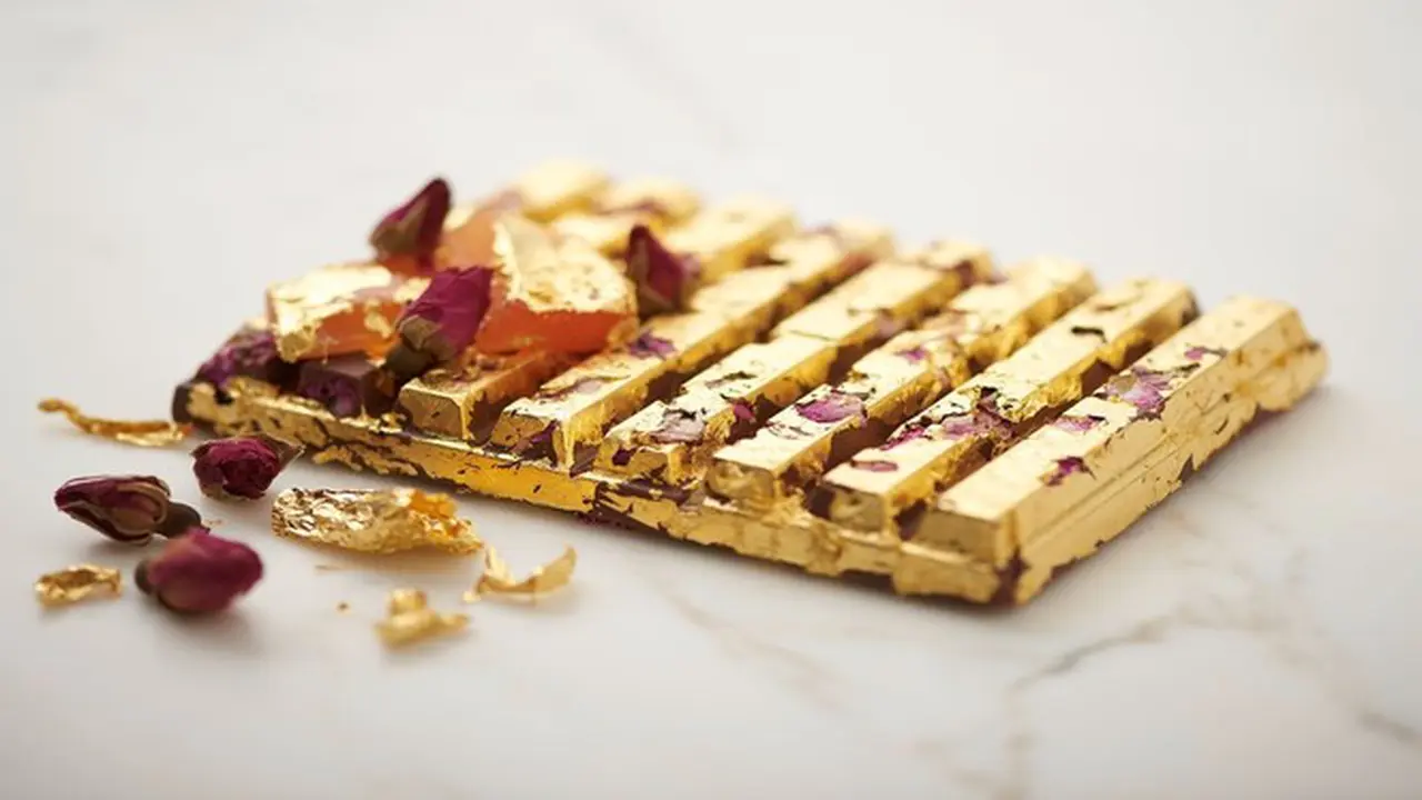 Kuliner Unik Imlek, Coklat Berlapis Emas 24-karat