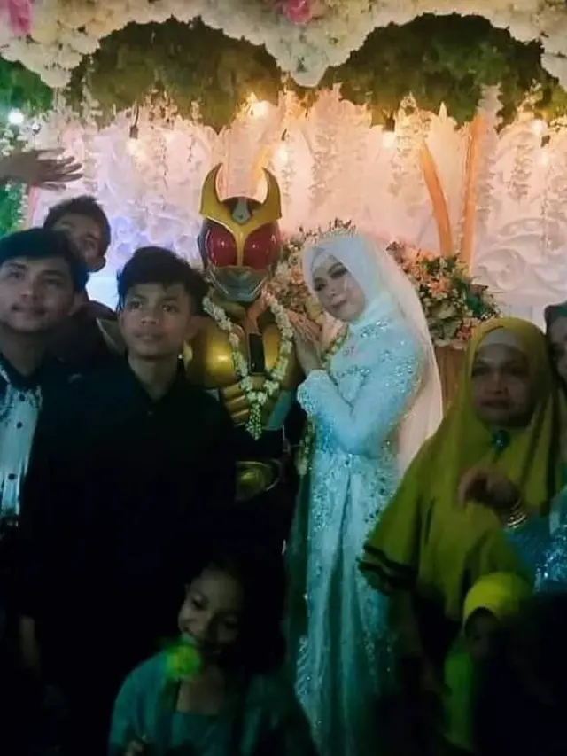 Tak Biasa, 6 Potret Pakaian Pengantin di Acara Pernikahan Ini Kocak Sampai Unik
