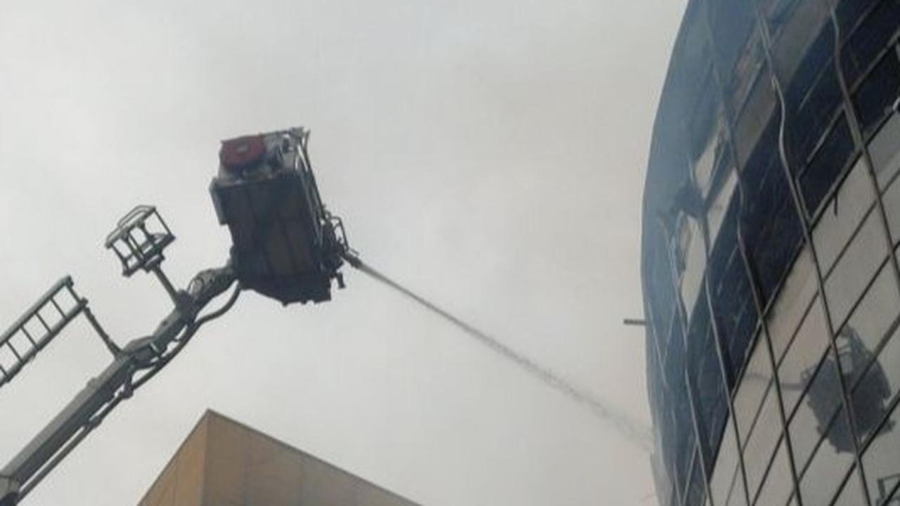 Kebakaran Glodok Plaza: Bukan Ledakan, Melainkan Reruntuhan Bangunan